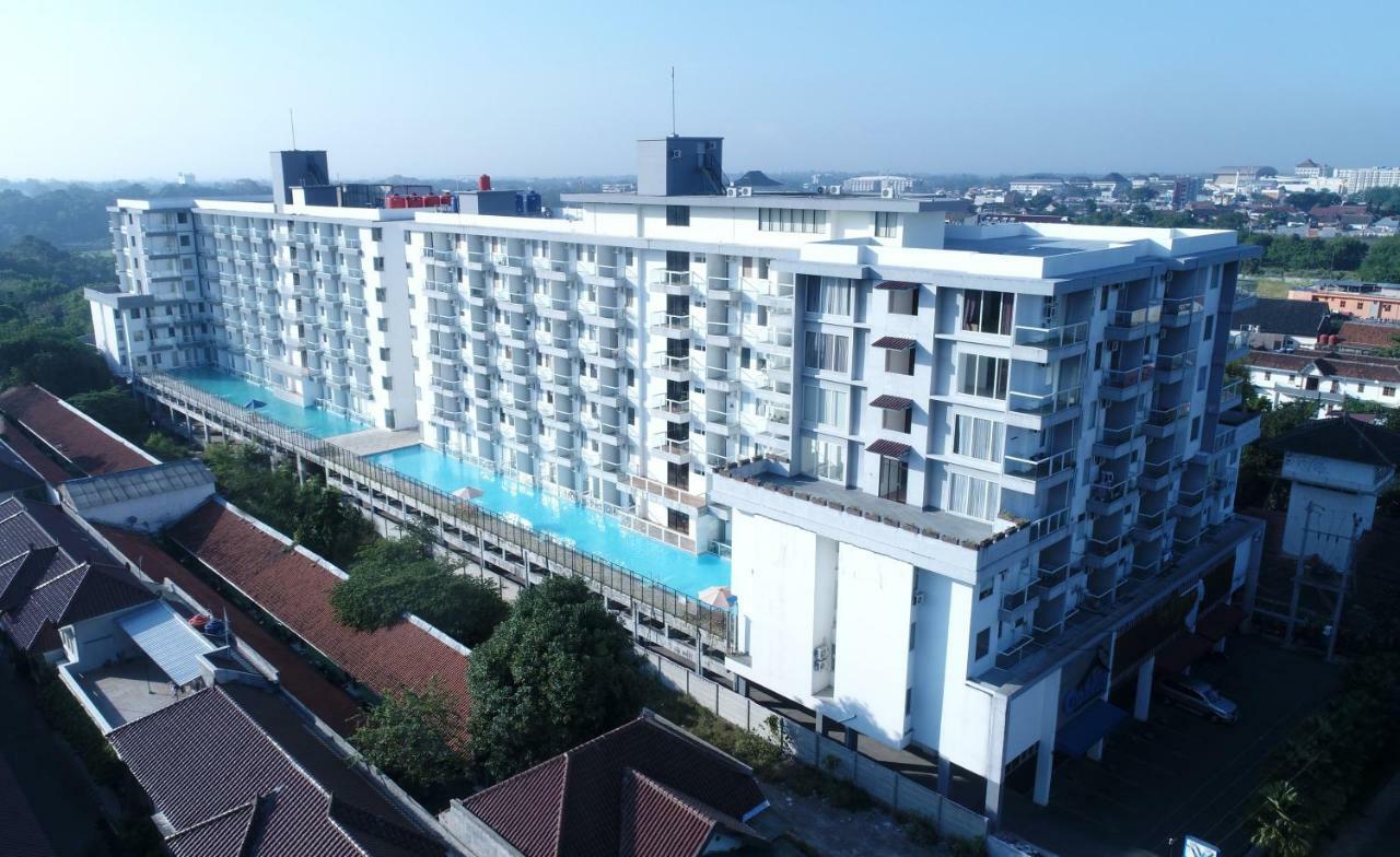 Indoluxe Rent Apartment Maguwo Exterior photo